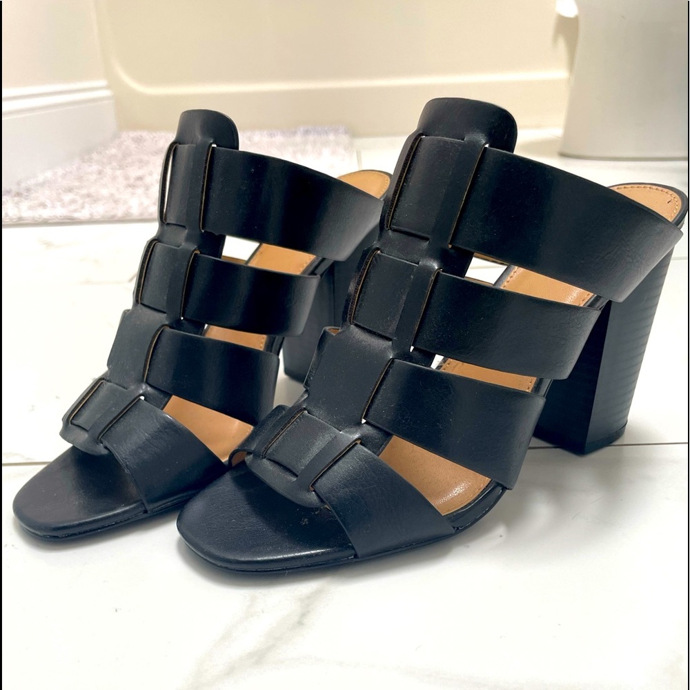 Like New with sticker! Express size 7 chunky heel